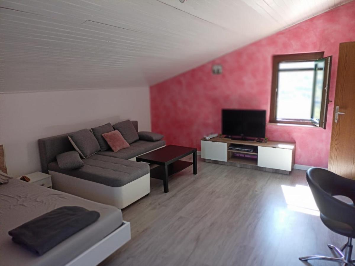Saleto Apartma Jagodje Buitenkant foto